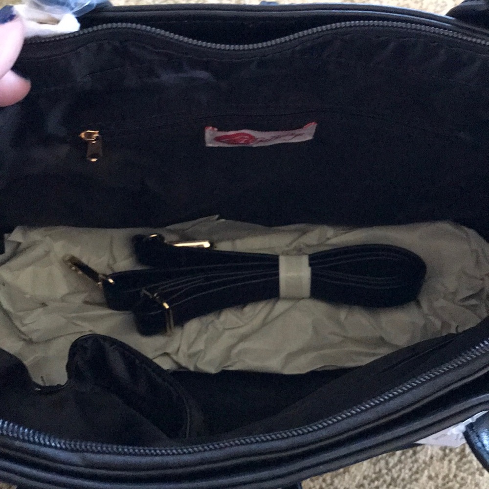 4 for $15 Black purse - Picture 3 of 3
